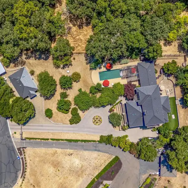 EXQUISITE LUXURY ESTATE IN A COUNTRYSIDE SETTING