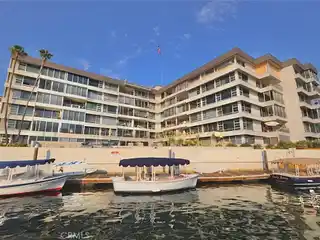 Premier Bay-Front Residence in Exclusive Channel Reef