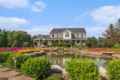 Peaceful Retreat Minutes from Town