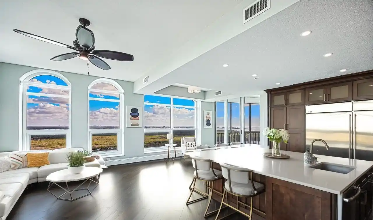 Impressive Penthouse with Gulf-to-bay Views