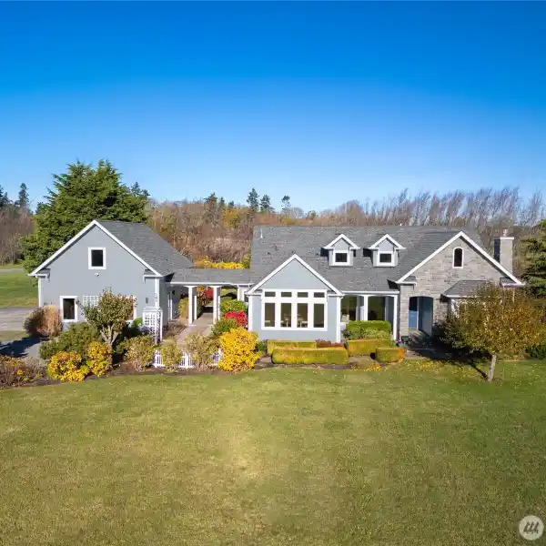 TIMELESS CRAFTSMAN BEAUTY AND ISLAND TRANQUILITY ON 5 PEACEFUL ACRES