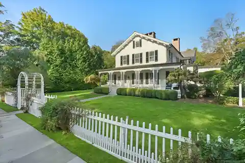 Beautifully Restored 1853 Colonial