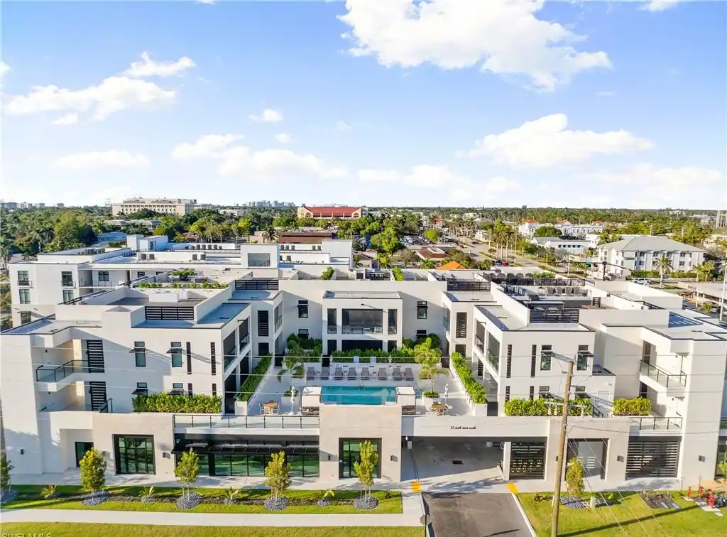 Luxury and Exclusivity at Stella Naples
