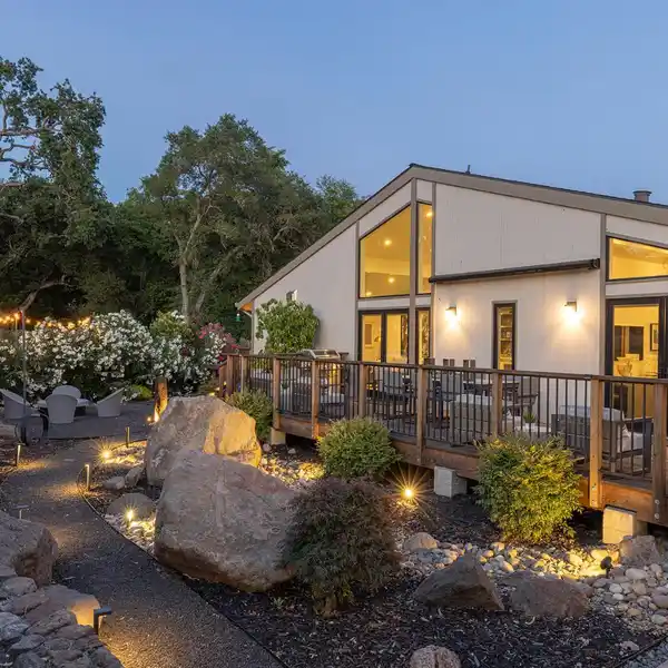 REFINED WINE COUNTRY LIVING