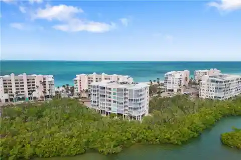 Beautiful Bay-view Unit in Barefoot Beach Club