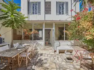 Delightful Property Steps to the Mediterranean