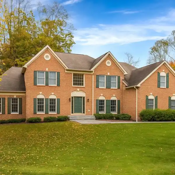 POWERFUL FEATURES IN EXCEPTIONAL HOME