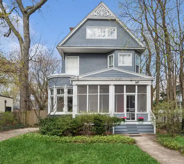 TIMELESS 1885 QUEEN ANNE VICTORIAN