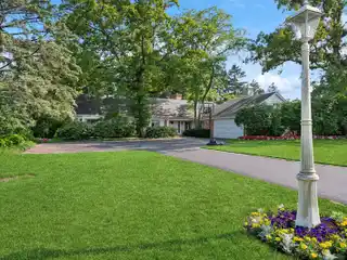 Picturesque Glencoe Ranch Steps from the Lake
