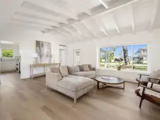 Beautiful Home with a Cottage-like Ambiance