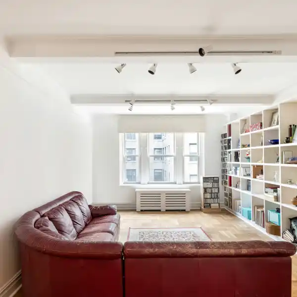 THOUGHTFULLY DESIGNED LIGHT-FILLED HOME