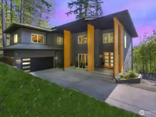 Elegance and Luxury on 2.6 Acres