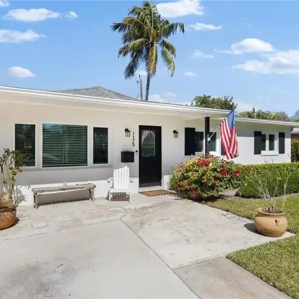 TASTEFULLY REIMAGINED COTTAGE HOME WITH NEW POOL AND SPA