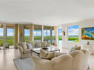 Waterfront End-Unit Retreat