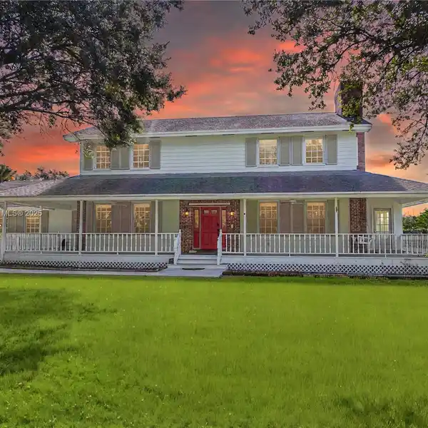 COUNTRY ESTATE IN THE HEART OF THE REDLANDS