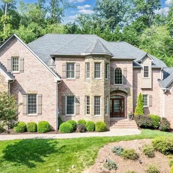 BEAUTIFUL HOME FILLED WITH QUALITY