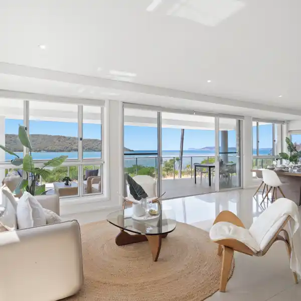 LUXURIOUS COASTAL LIVING WITH BREATHTAKING OCEAN VIEWS