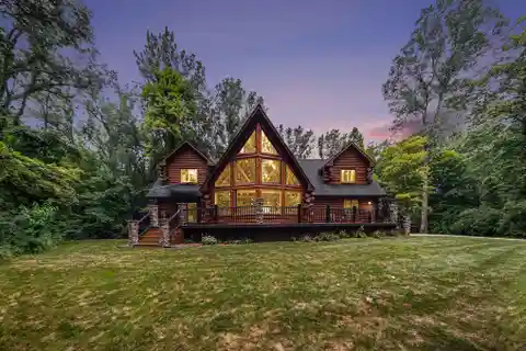 Stunning Custom Cedar Home on Private Sanctuary