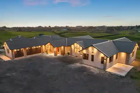 Nearly New Elevated Elegance Plus Separate Dwelling