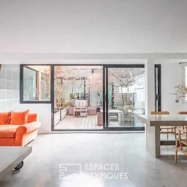 REDESIGNED LOFT IN A FORMER WAREHOUSE