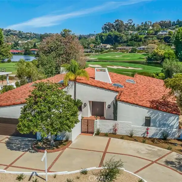 CALIFORNIA SINGLE-LEVEL HACIENDA ON EL NIGUEL GOLF COURSE