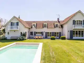 Peaceful Hamlet Living with Private Pool