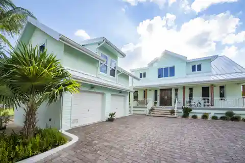 Executive Waterfront Home in Sunrise Landing