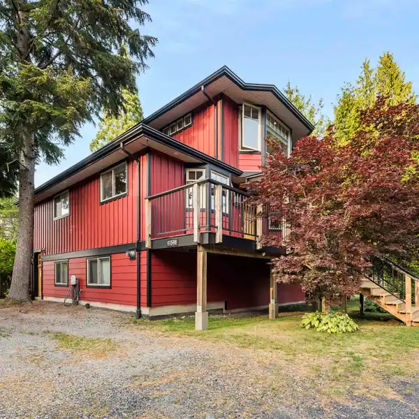 TWO BEAUTIFULLY MAINTAINED HOMES IN BRACKENDALE