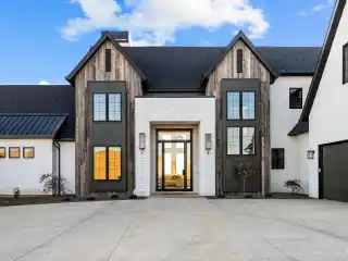 Turnkey Fully Custom Dream Property