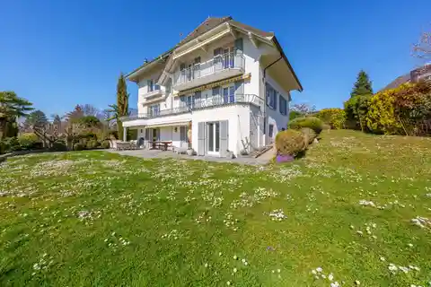 Captivating Property in a Peaceful Setting