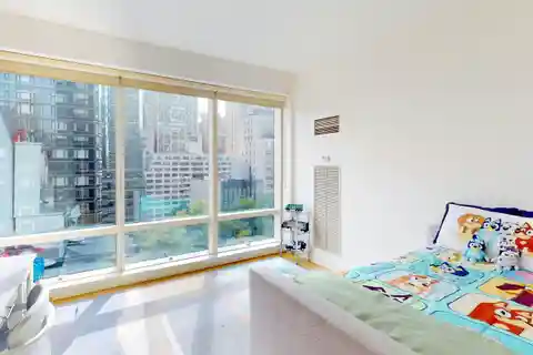 Panoramic Manhattan Skyline Luxury in E-Line Corner