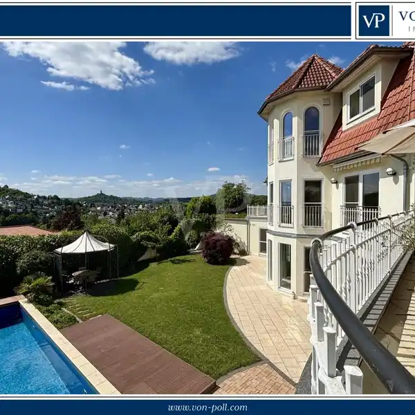 EXQUISITE RESIDENTIAL BUILDING WITH VERSATILE EXTRAS