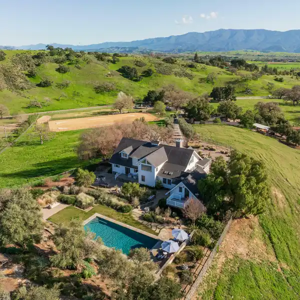 EXCEPTIONAL LUXURY FARMHOUSE AND EQUESTRIAN COMPOUND