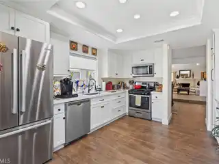 Chic End-Unit in Coveted Woodbridge Location