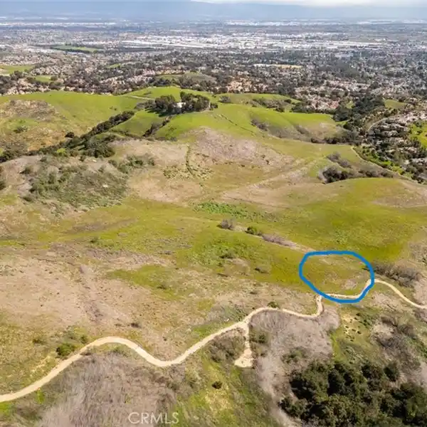 PRIME BUILDING PARCEL WITH PANORAMIC VIEWS