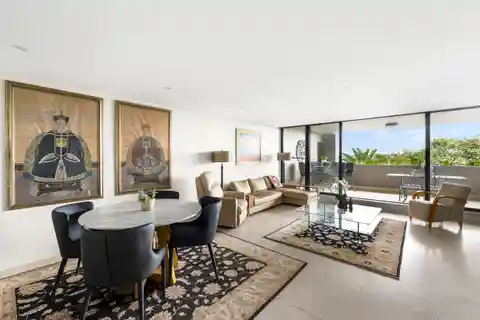 Harbourview Elegance in Exclusive Seaforth Village