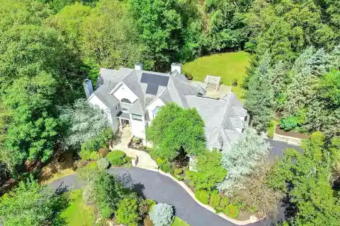 Exceptional Custom Home on 2.7 Acres