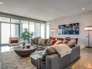 Gorgeous Arts Plaza Corner Unit