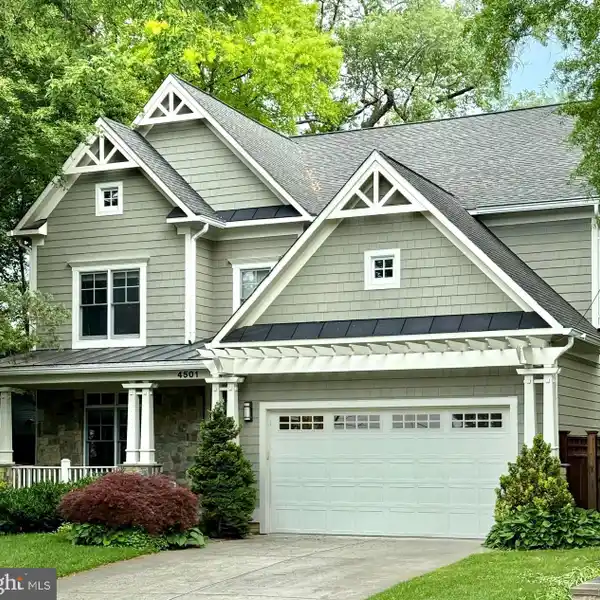PRISTINE CHEVY CHASE CRAFTSMAN
