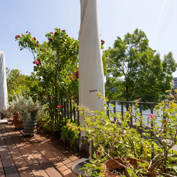 LIVING AT THE HIGHEST LEVEL ON THE PIER
