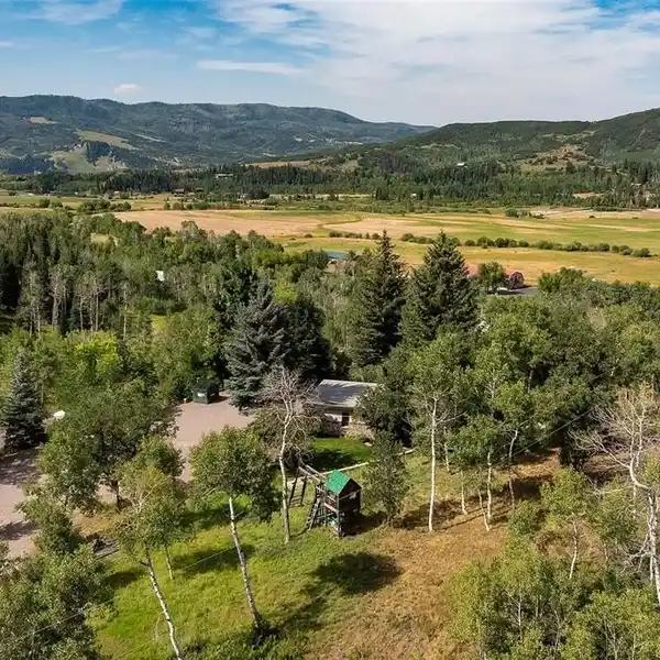 STRAWBERRY PARK CHALET