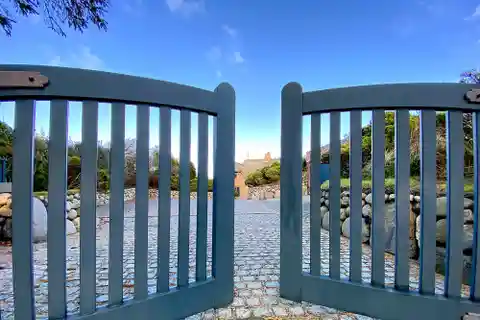 Villa on a Large Property on the Mudflats