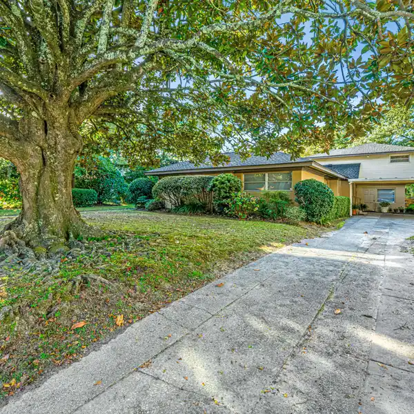 CHARMING MID-CENTURY MODERN HOME IN SOUTH WINDERMERE
