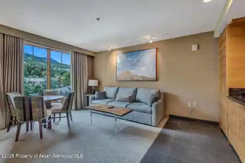 Fantastic Condo at Viceroy Residences