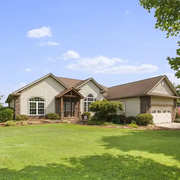SPACIOUS HOME WITH BLUE RIDGE MOUNTAIN VIEWS
