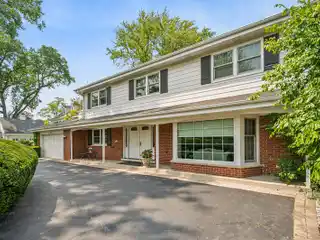 Elegant Colonial on a Quiet Cul-de-sac