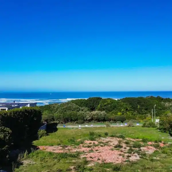 RARE PARCEL FOR A COASTAL RETREAT