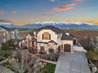 Luxury and Comfort in Wild Horse Springs