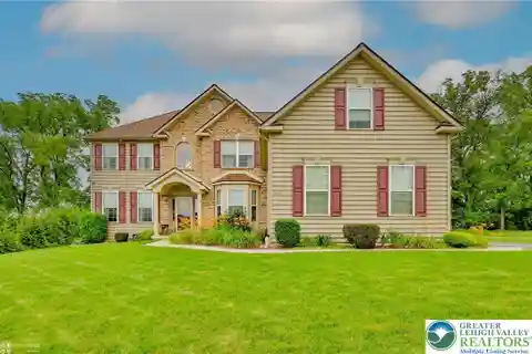 Exceptional Home in Popular Trexler Fields