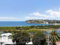 GRAND RESIDENCE AT AN EXCLUSIVE ADDRESS